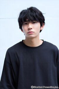 栄莉弥